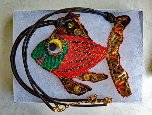 Fisch komplett in der Geschenkpackung500